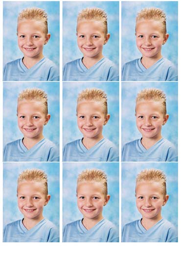 combinatievel bestaande uit 9 grote pasfoto's combinatievel bestaande uit 9 grote pasfoto's